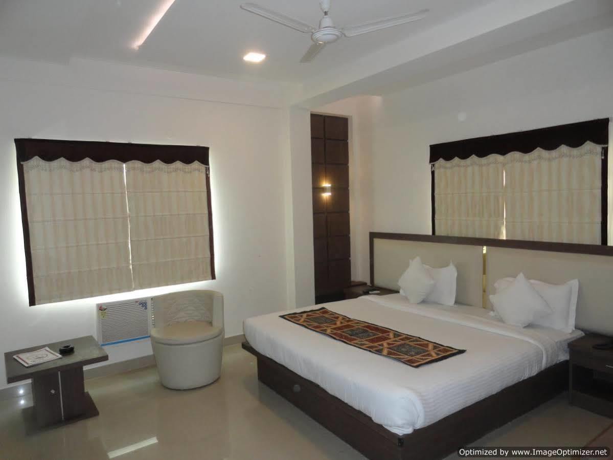 Fabhotel Plus Maniram Palace Agra  Exterior photo