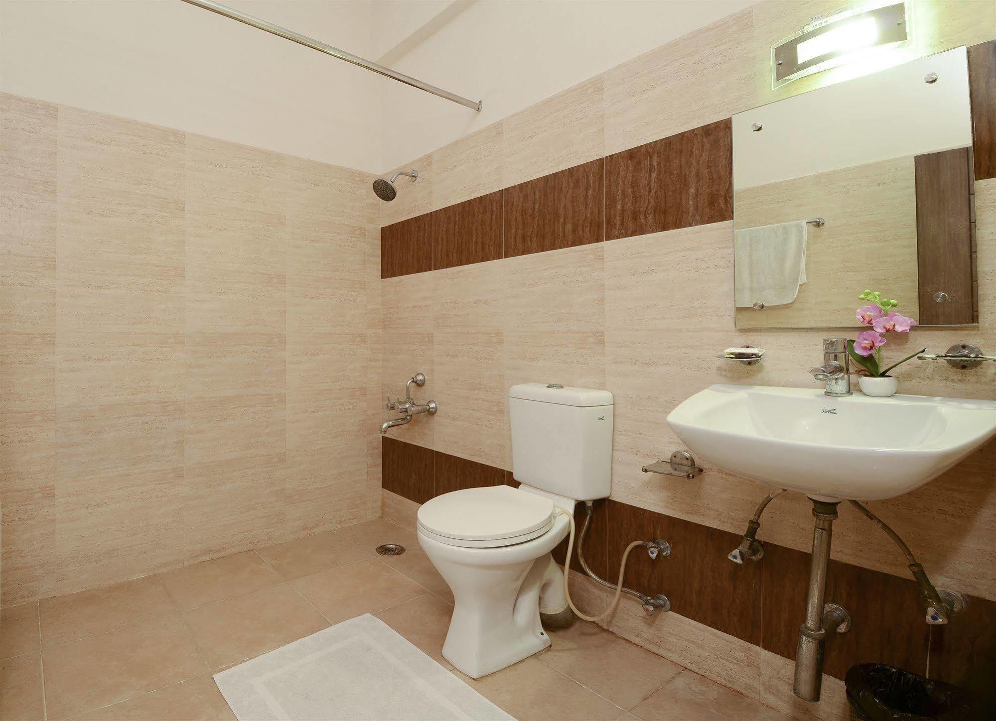 Fabhotel Plus Maniram Palace Agra  Exterior photo